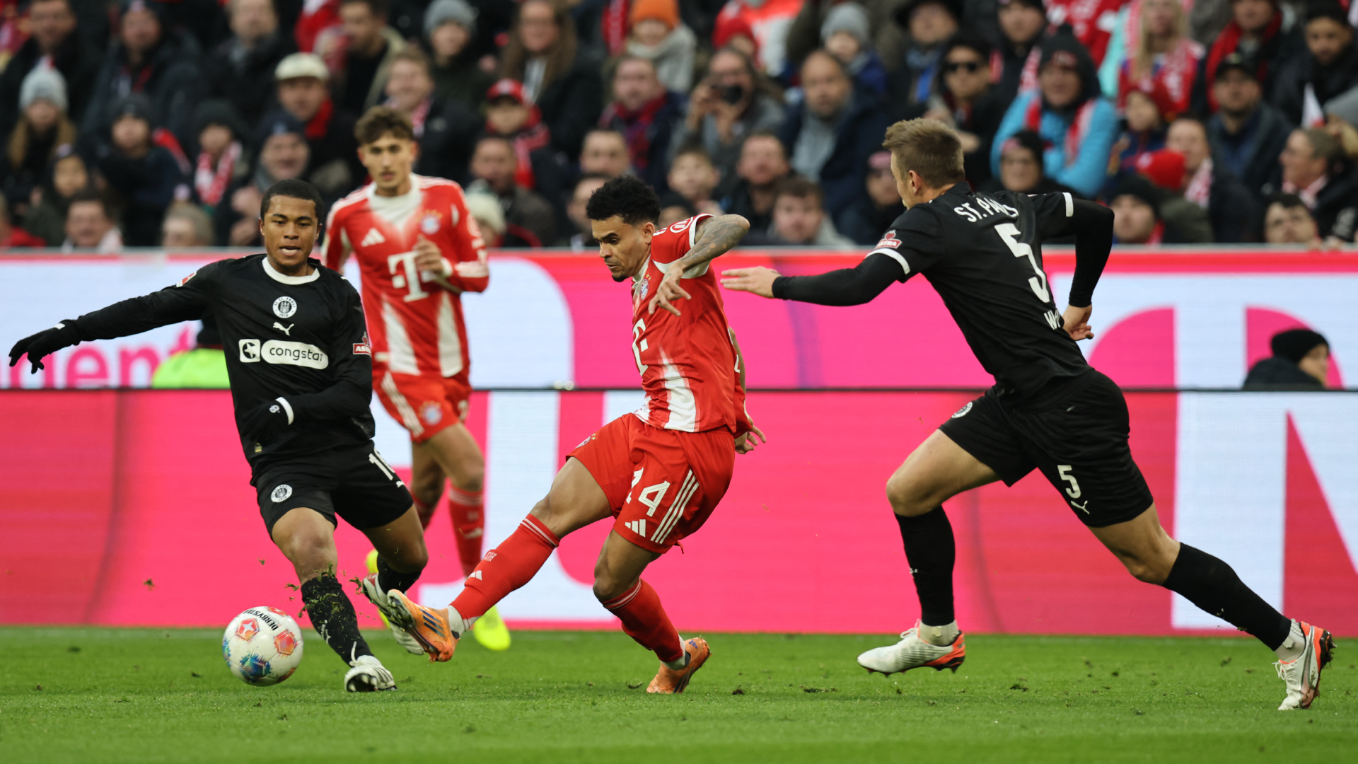 St. Pauli vs. Bayern Múnich - minuto a minuto y goles (fecha 29) - AFP